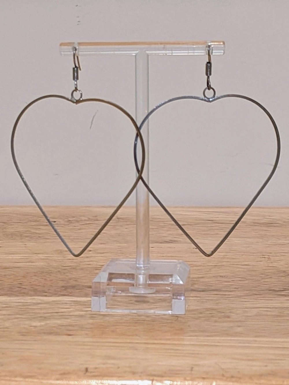 EUC Y2K Heart Shaped Wire Hoop Dangle Earrings